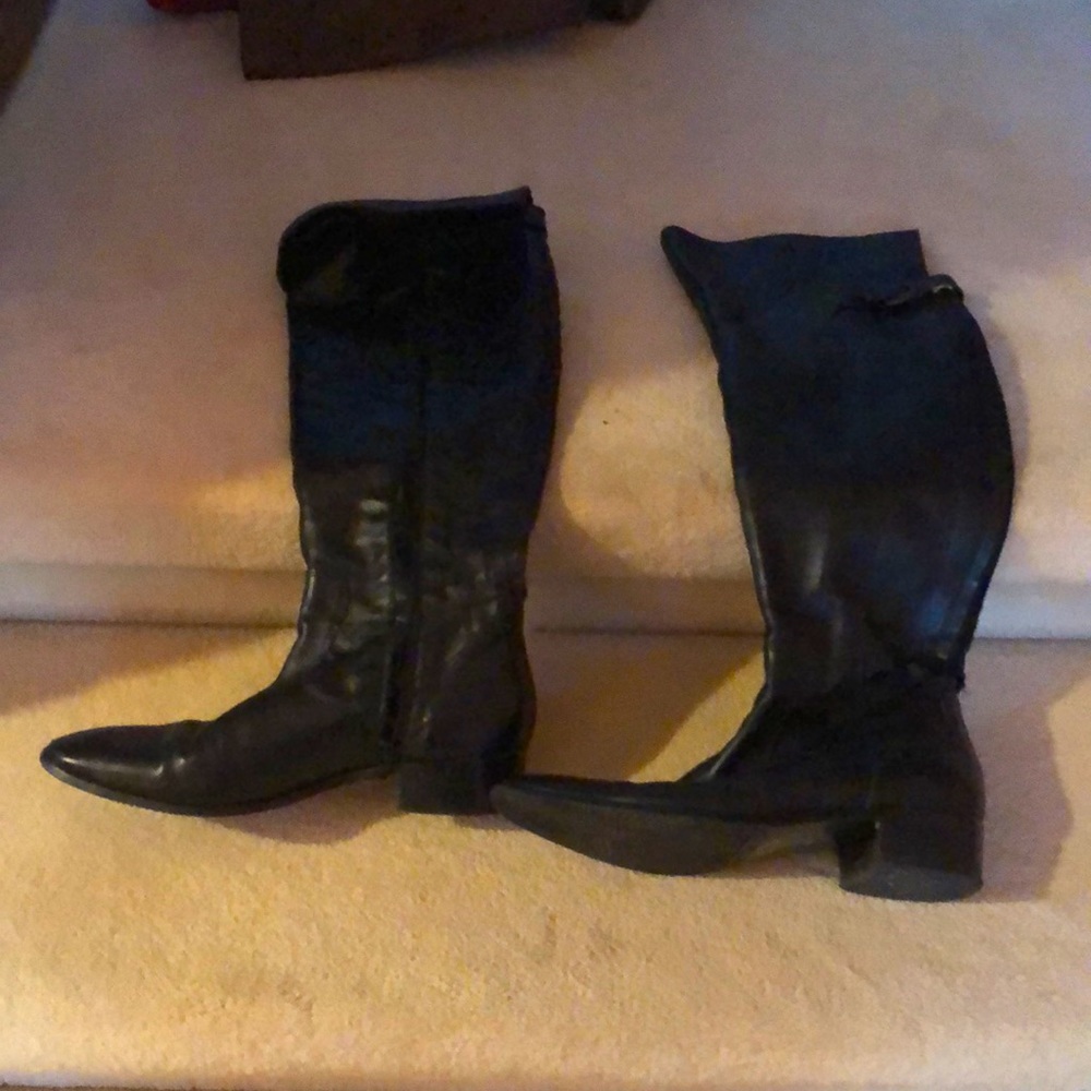 Black slightly over knee black dress boot in GUC UK 39, US 7 1/2 vent for x room - Picture 1 of 7